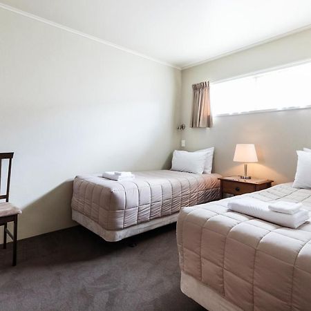 Colonial Court Motor Inn Tauranga Esterno foto
