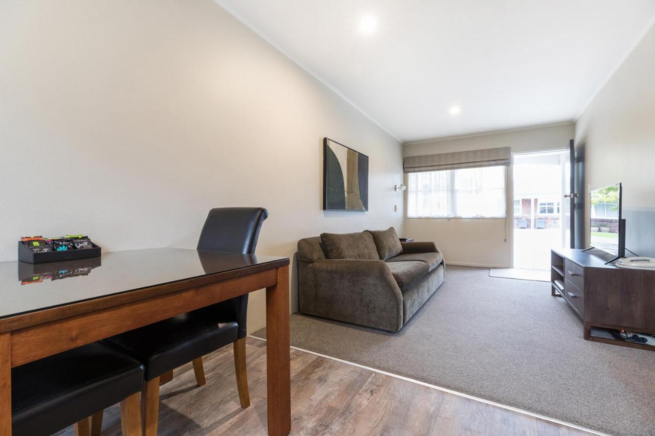 Colonial Court Motor Inn Tauranga Esterno foto